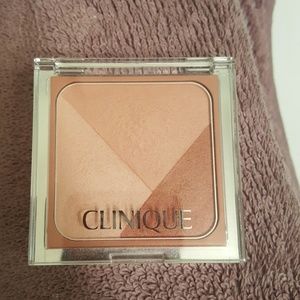 Clinique Blush in 04 defining nudes